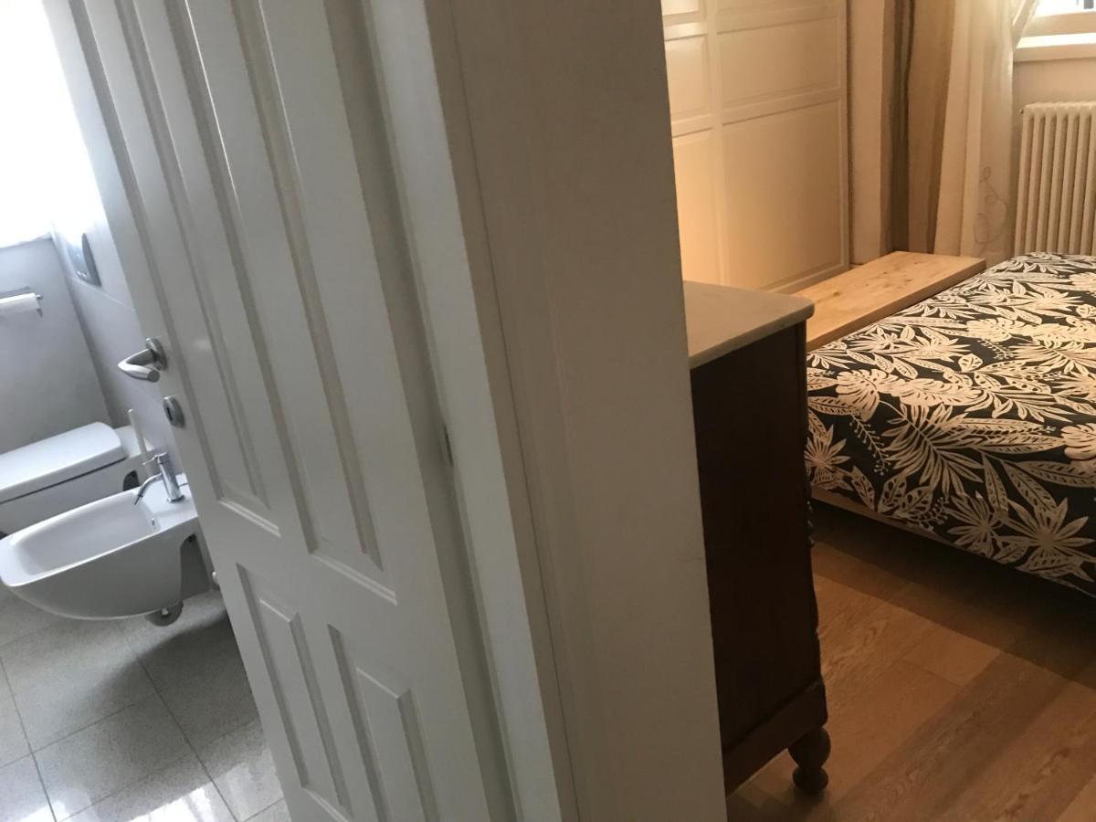 Camera Con Bagno Privato E Parcheggio Lucca Ngoại thất bức ảnh