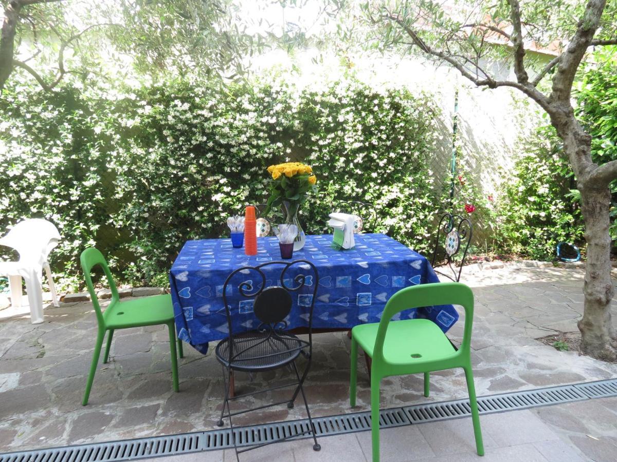 Camera Con Bagno Privato E Parcheggio Lucca Ngoại thất bức ảnh